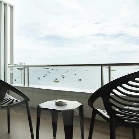 Baboona Beachfront Living Pattaya Exterior photo