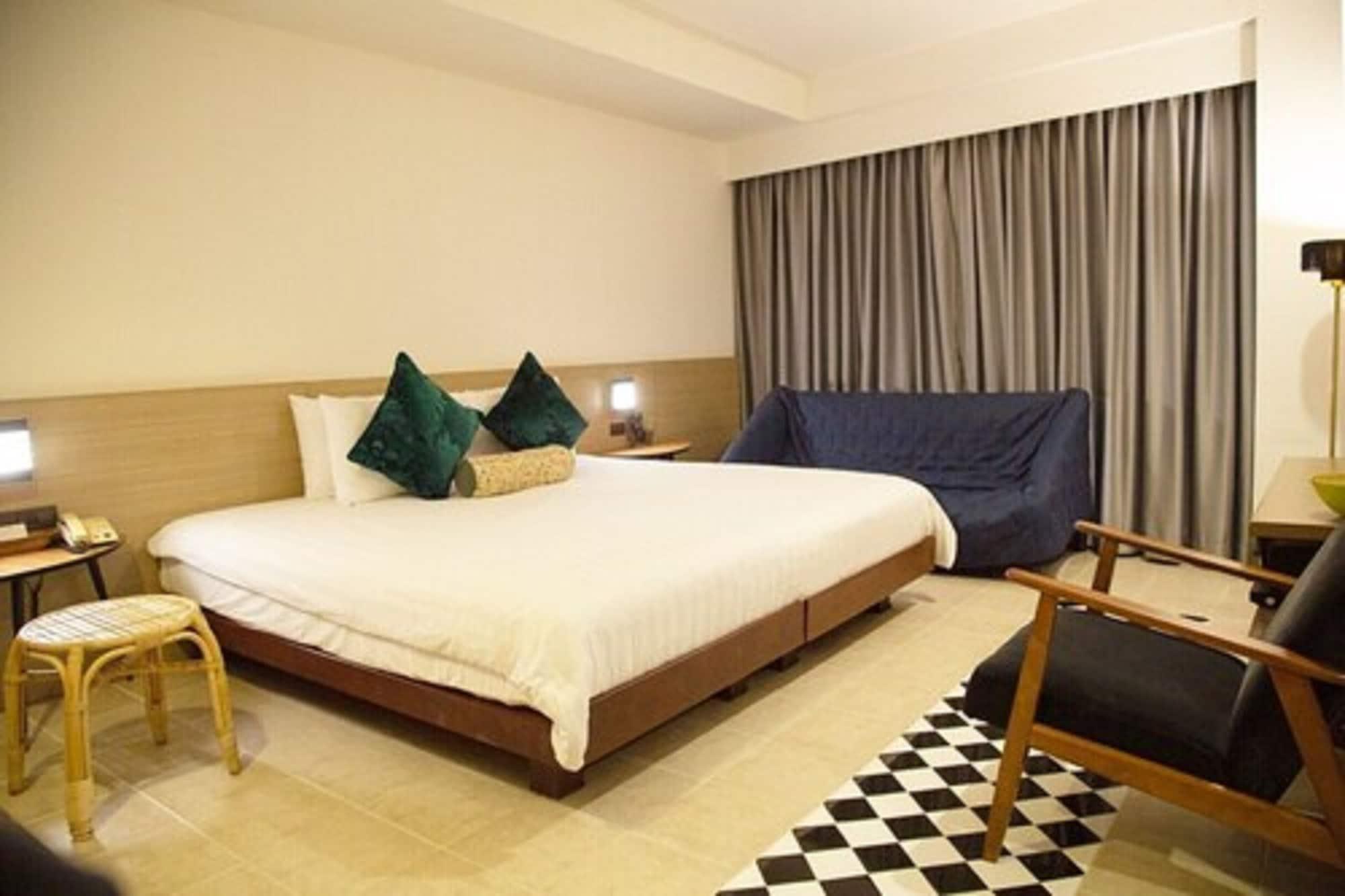 Baboona Beachfront Living Pattaya Exterior photo