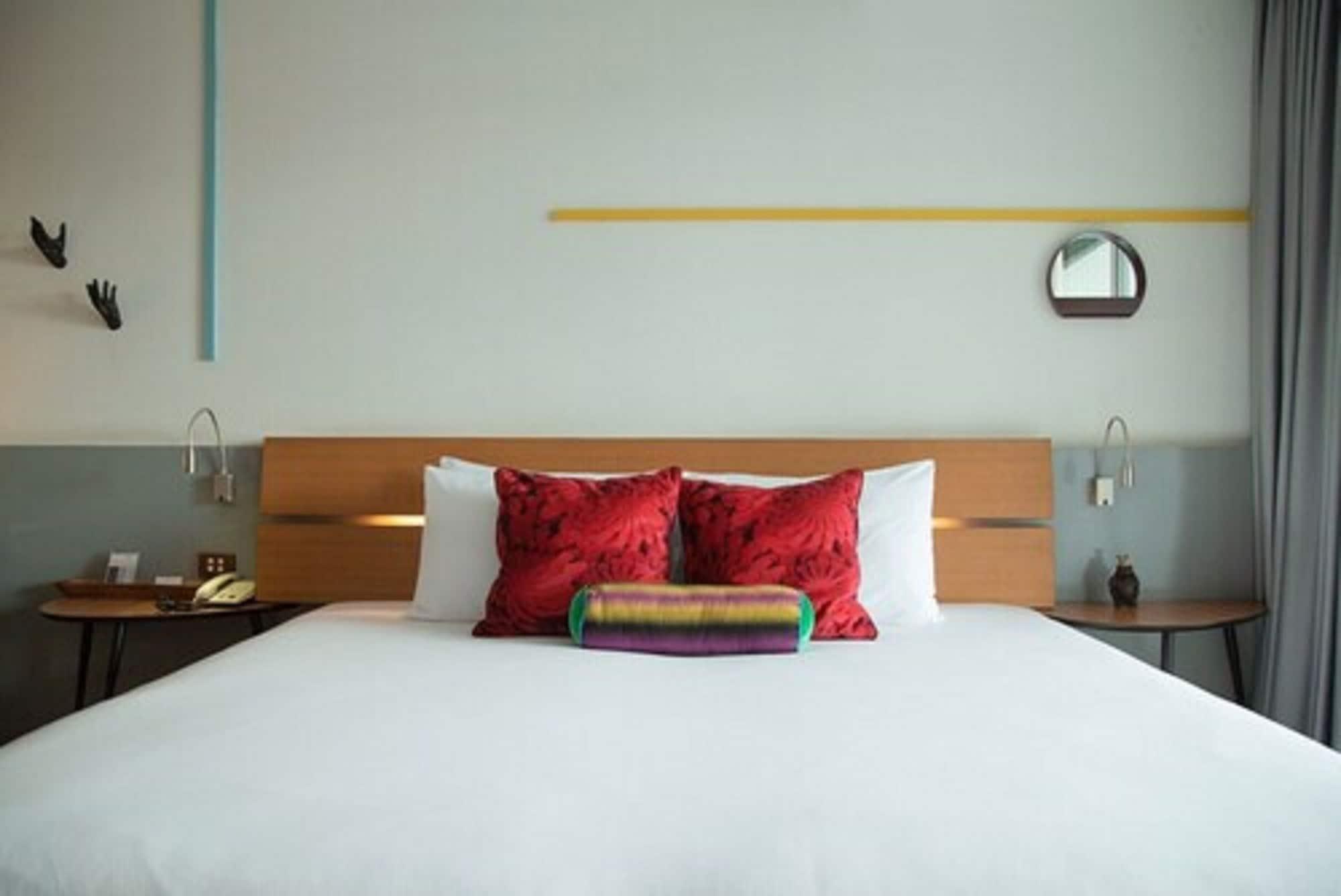Baboona Beachfront Living Pattaya Exterior photo