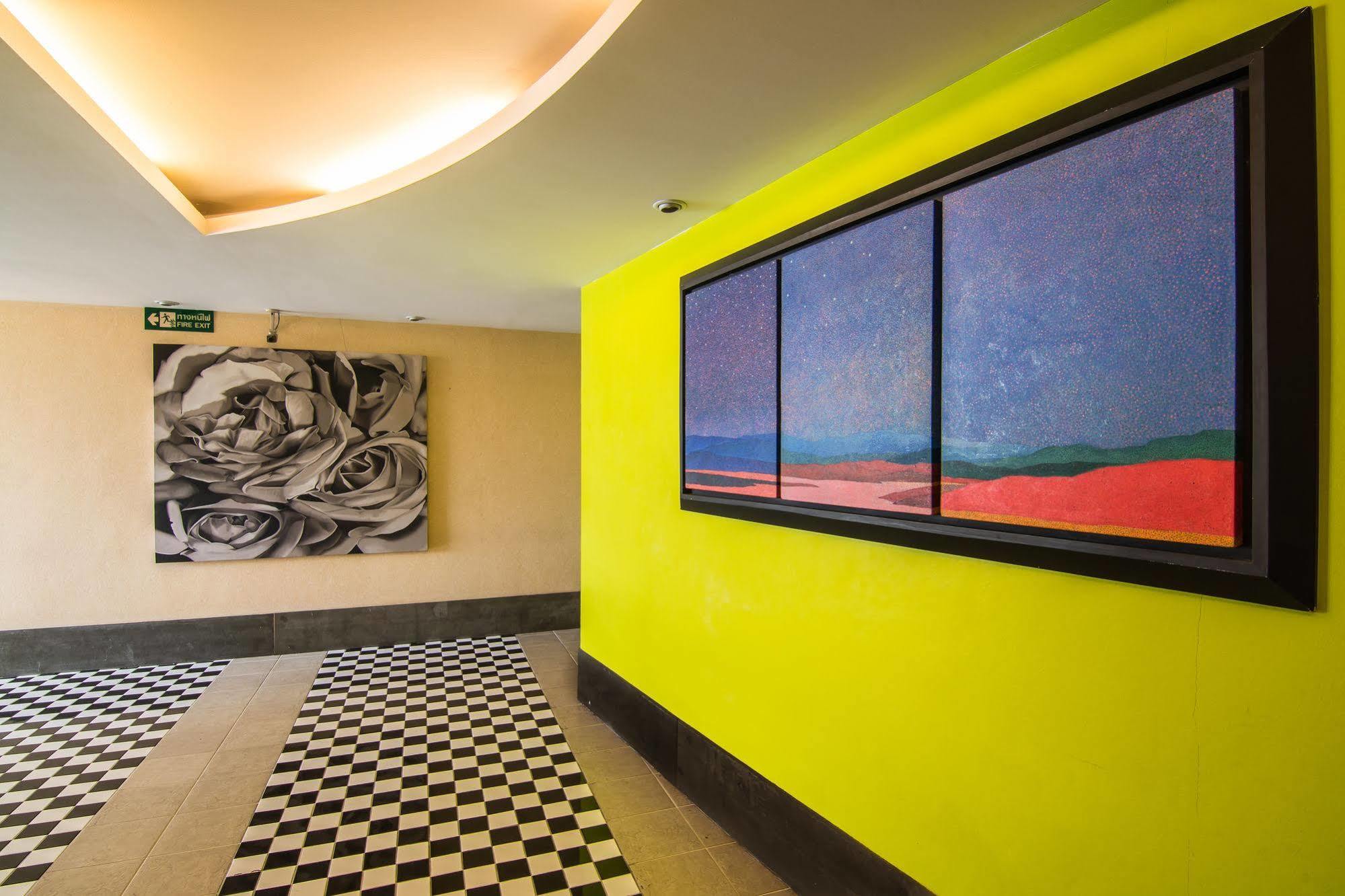 Baboona Beachfront Living Pattaya Exterior photo