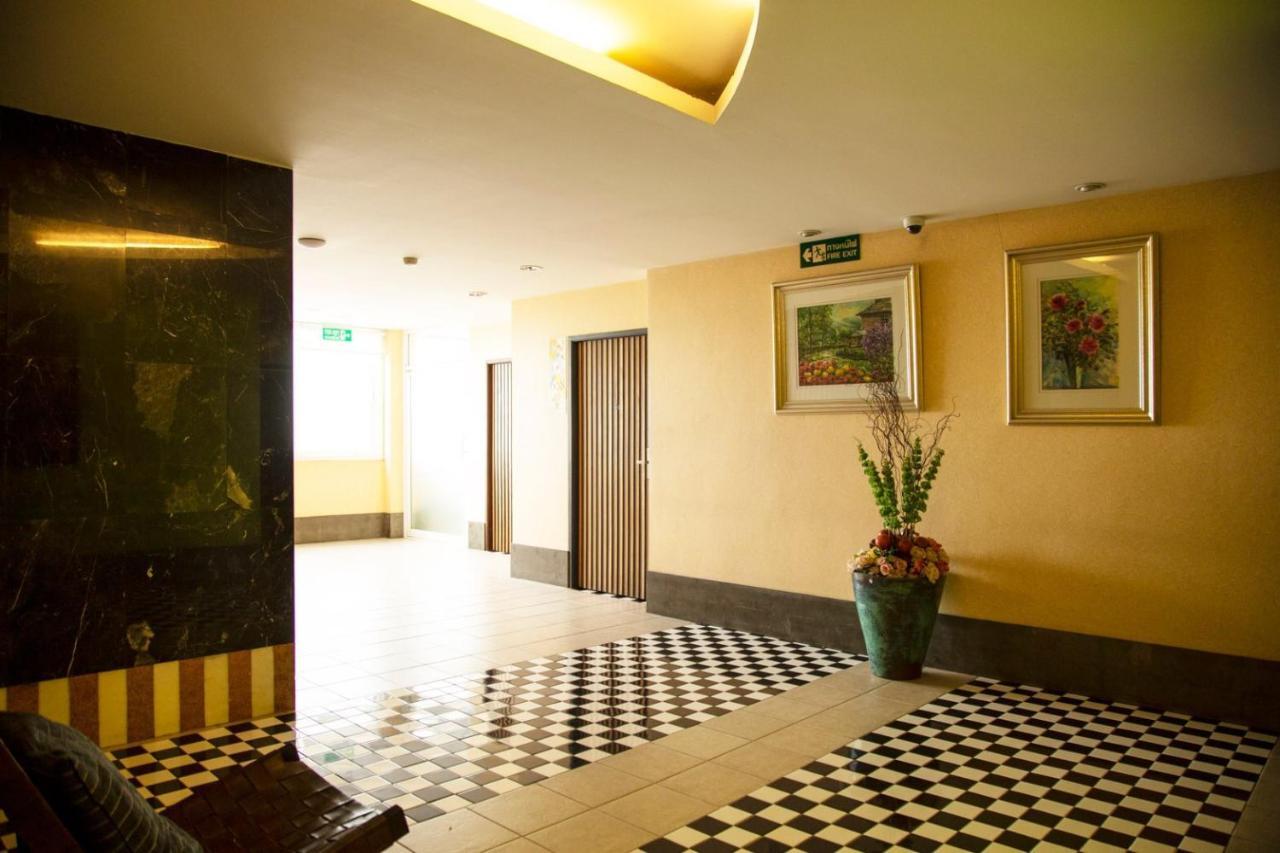 Baboona Beachfront Living Pattaya Exterior photo